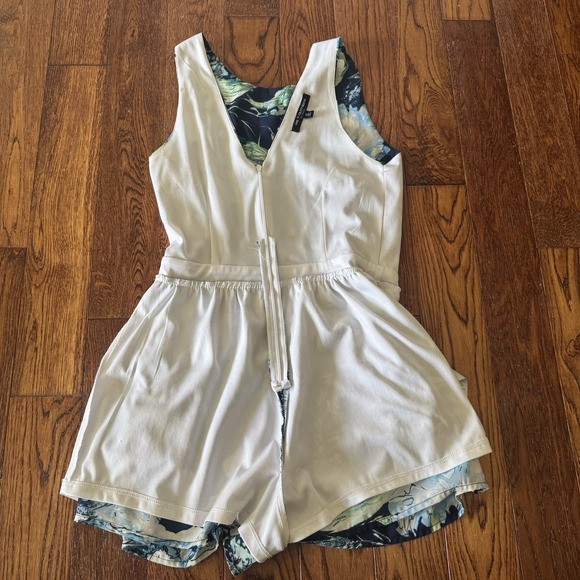 One Clothing Romper Womens S Floral Jumper Romantic Feminine Ocean Core Beach - Picture 13 of 16